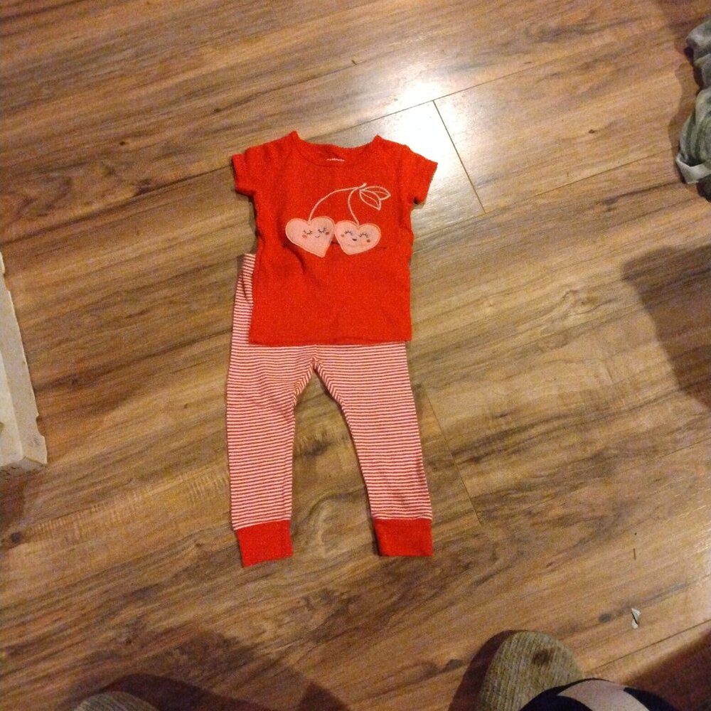 Carter's  pajamas - Picture 2 of 4